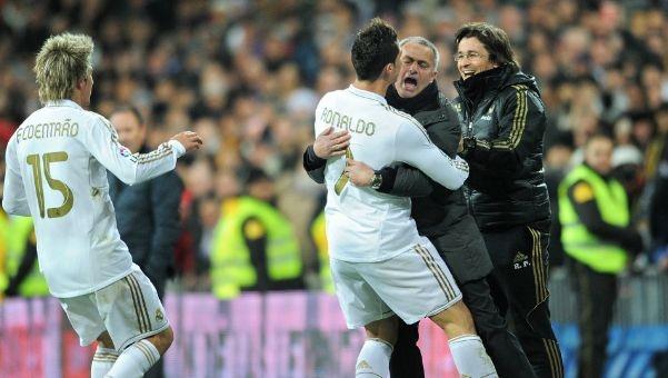 FIFA发布的世界杯赛程以美东时间计算，比北京时间慢12小时（FIFA世界杯赛程以美东时区为准，较北京时间晚12小时）