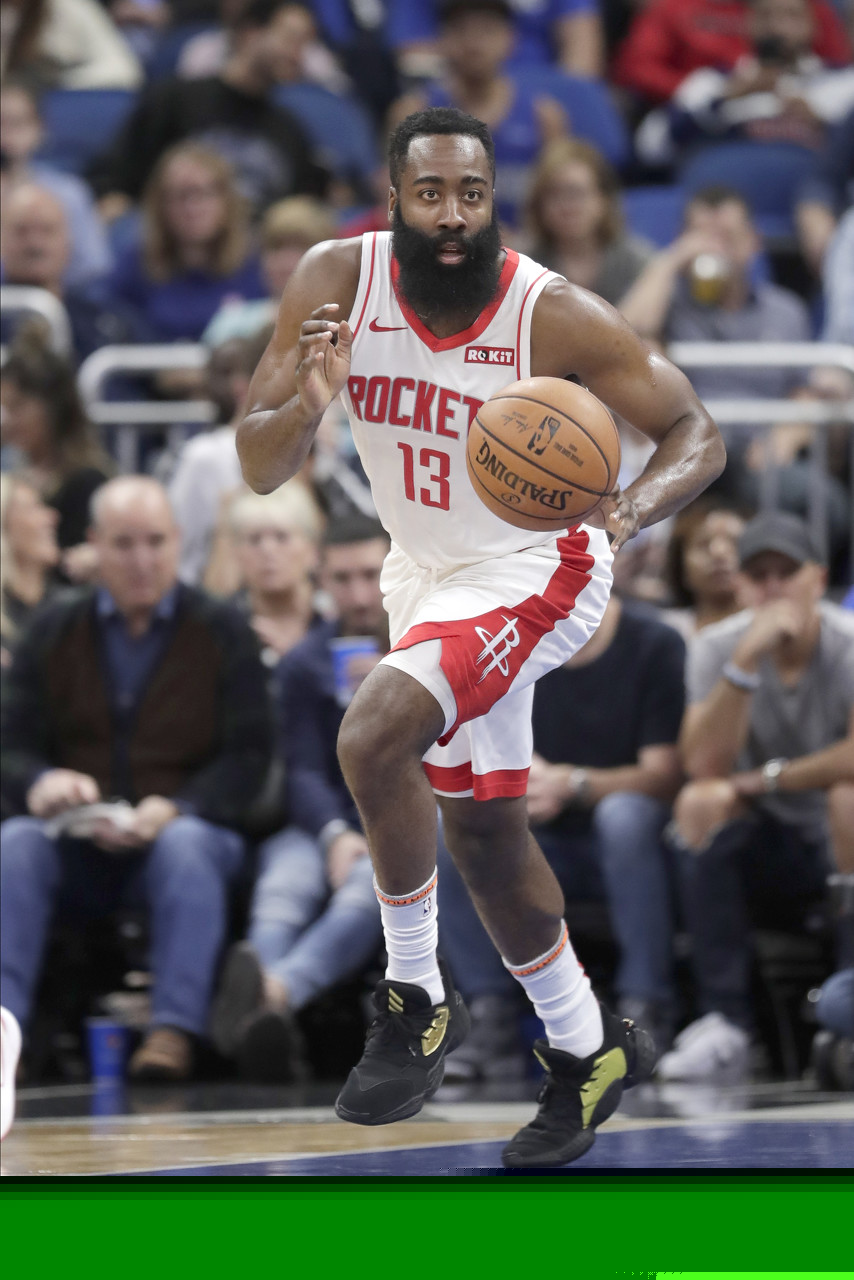 斯洛特谈萨拉赫替补：我们今天需要的肯定不止11名球员（斯洛特回应萨拉赫打替补：这场比赛靠的不止11个人）