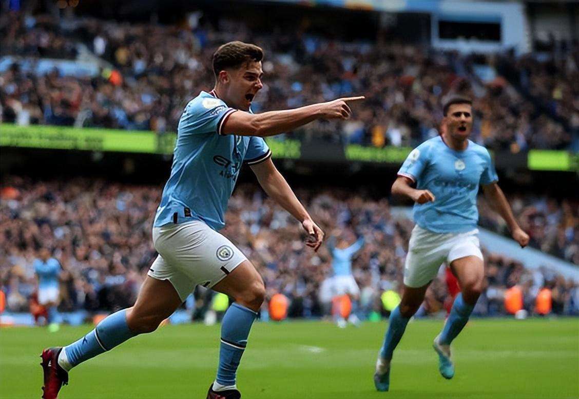 海港亚冠赛前Vlog：吉祥物伊戈已量产；林皇再度作客上海滩（海港亚冠赛前Vlog：伊戈量产上线，林皇再临上海滩）