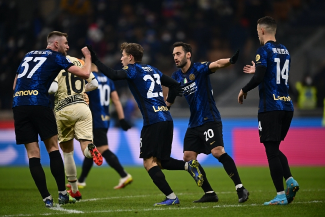 德容恩谈赢切尔西：他们是世俱杯冠军，但我们清楚该如何去踢（德容恩谈胜切尔西：对手是世俱杯冠军，我们清楚该如何应对）