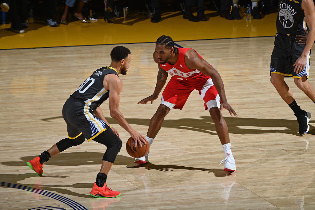 每体记者：弗里克计划让球员训练至周三，之后给他们放三天假（每体：弗里克将训练安排至周三，随后给球员放三天假）