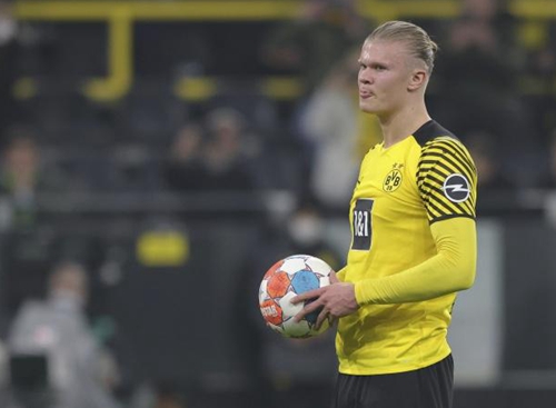 国王杯-居莱尔双响莫德里奇破门 皇马5-0晋级（国王杯：居莱尔梅开二度+莫德里奇建功，皇马5-0轻取晋级）