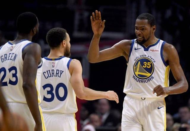 法媒：让热亚尔与巴黎的合同明夏到期，法兰克福等队对他有意（法媒：让热亚尔与巴黎合同将于明夏到期，法兰克福等队有意引进）