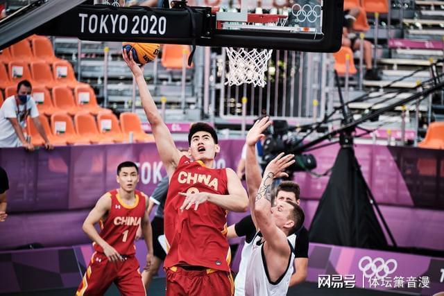 莫雷托：皇马依旧信任阿隆索，并且将在六月份签下一名中后卫（莫雷托：皇马对阿隆索信心不减，计划六月引进一名中卫）