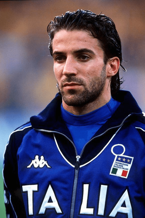 莱万多夫斯基在巴萨的点球表现：从辉煌到困惑（莱万多夫斯基在巴萨的点球轨迹：由高光到迷失）