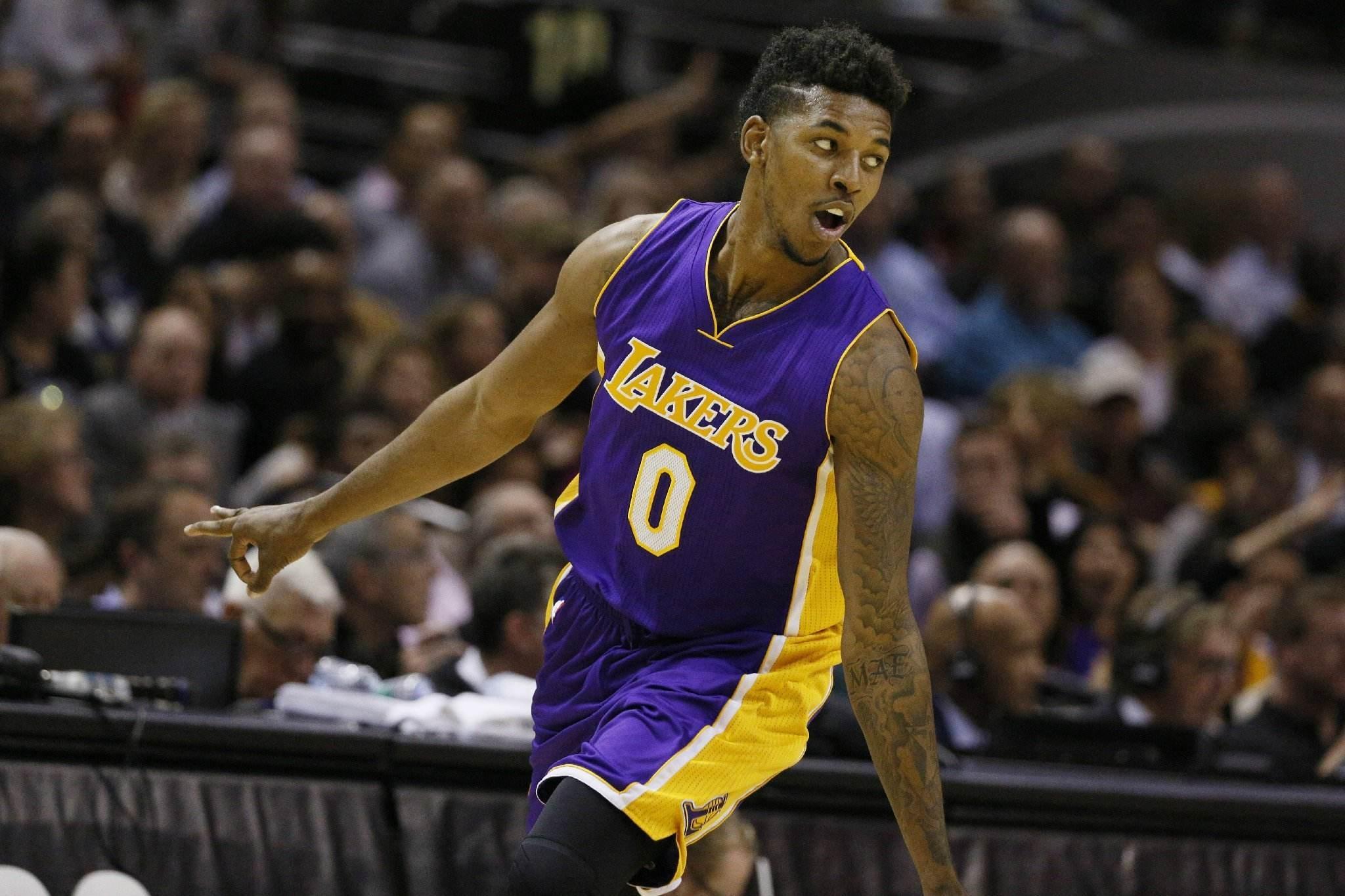 东契奇：每个人都必须付出更多努力 这需要从我带头做起（东契奇：我要先做表率，人人都得更努力）